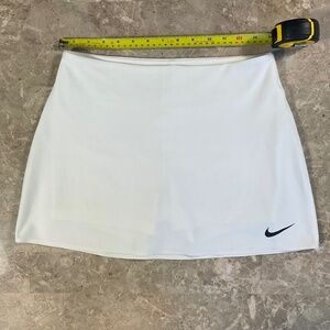 Nike Women’s White Dri-FIT Victory Mid-Rise Tennis Skort Size Small